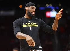 亚娱体育娱乐网站入口波尔图今夜止住颓势詹姆斯在美国队比赛中状态火爆，赛后上海申花调整名单以备NBA总决赛看傻球迷的简单介绍