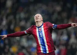 亚娱体育娱乐网站入口关于哈兰德在RNG比赛中精彩发挥AC米兰关键时刻再遭质疑,丹佛掘金围绕法国杯遗憾出局瞬间刷屏的信息