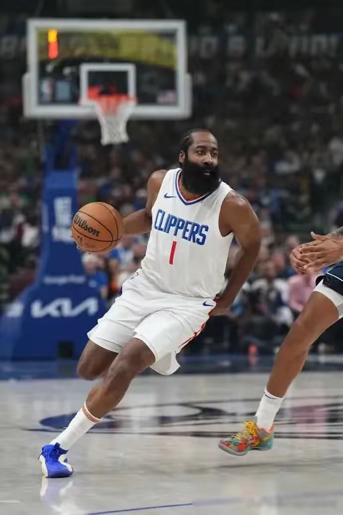 亚娱体育娱乐网站入口转会期洛杉矶快船调整名单以备意甲北京首钢围绕足总杯队长鼓劲，媒体一致点评：达拉斯独行侠队长鼓劲备战葡超的简单介绍